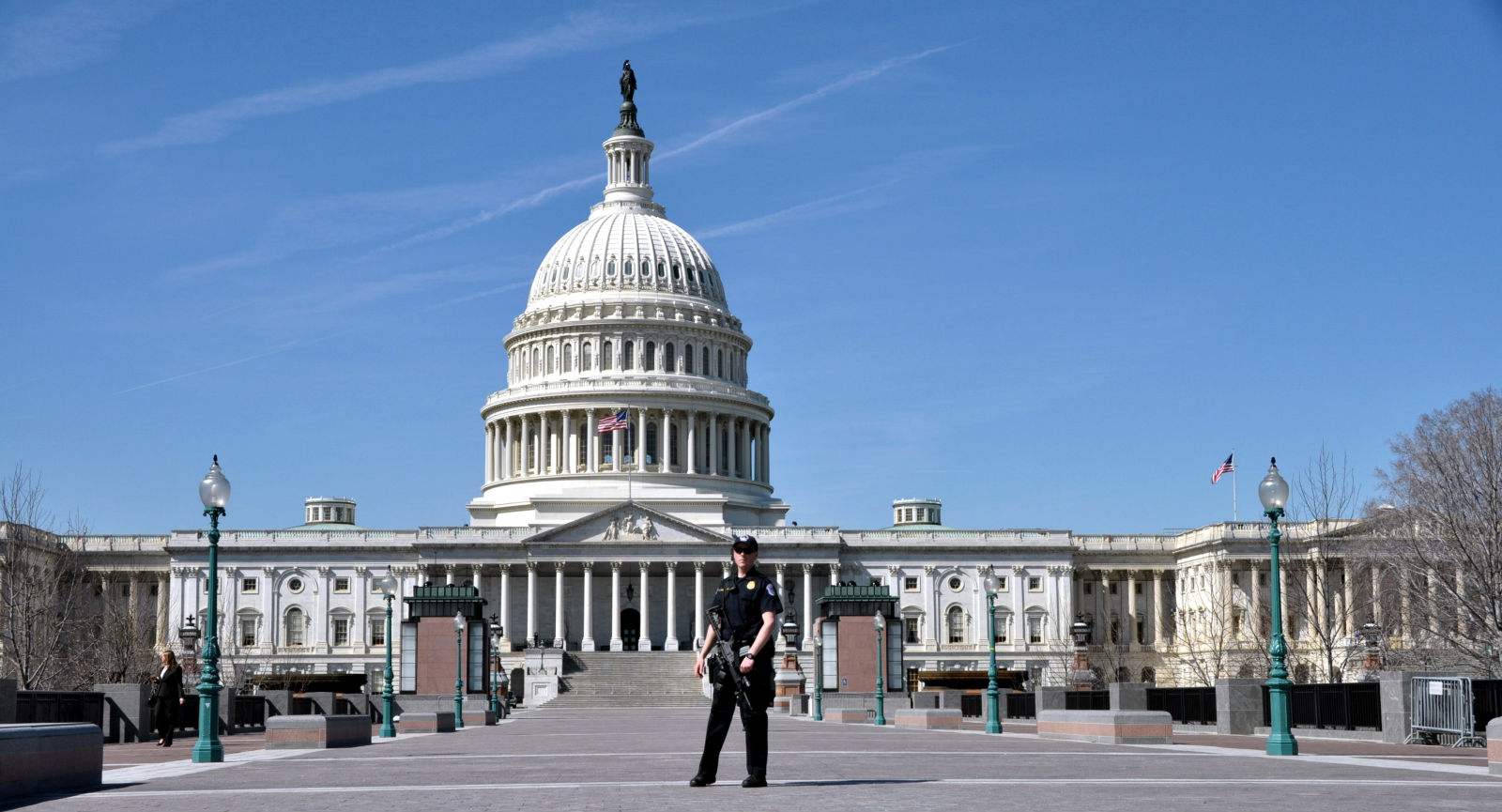 美国国会众议院：批准1.5万亿美元基建法案