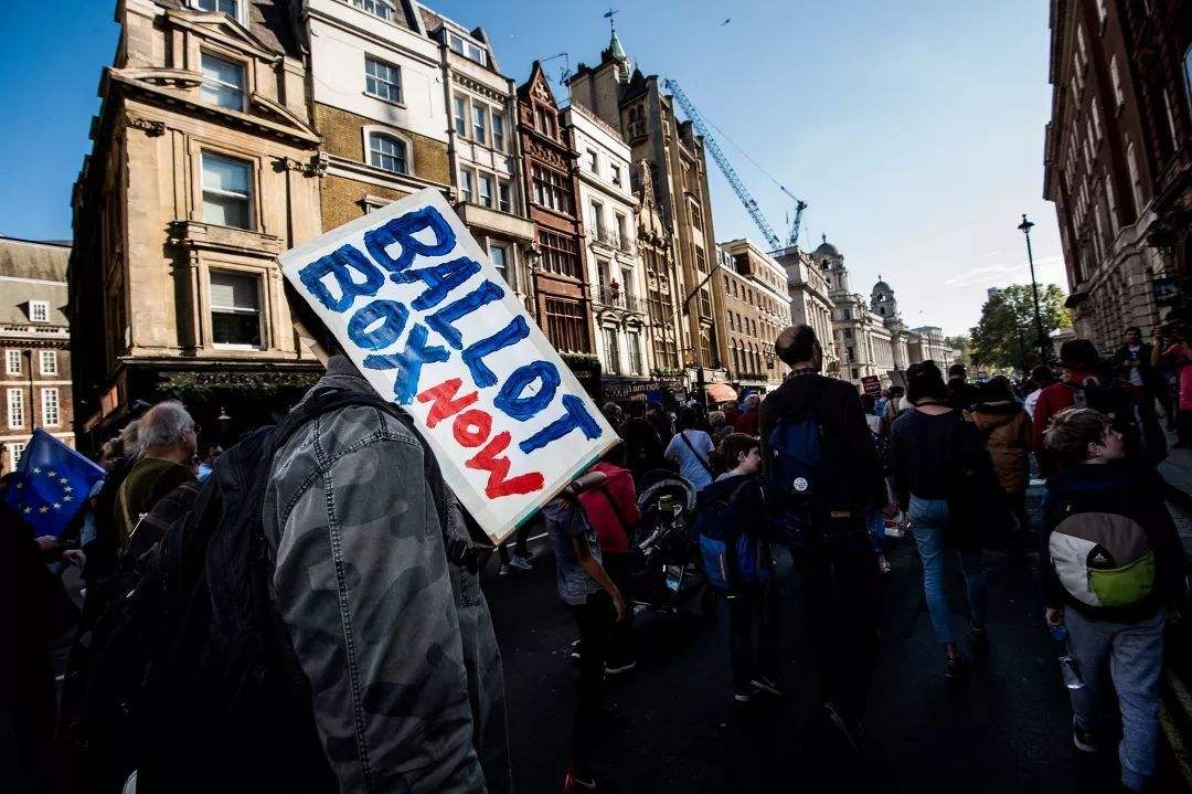 英镑早盘突然跳水，英欧谈不拢、将“红线”定在周日